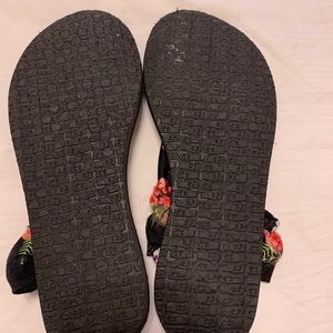 Sanuk Shoes - Sanuk Sandals Sanuk Shoes - Sanuk Sandals